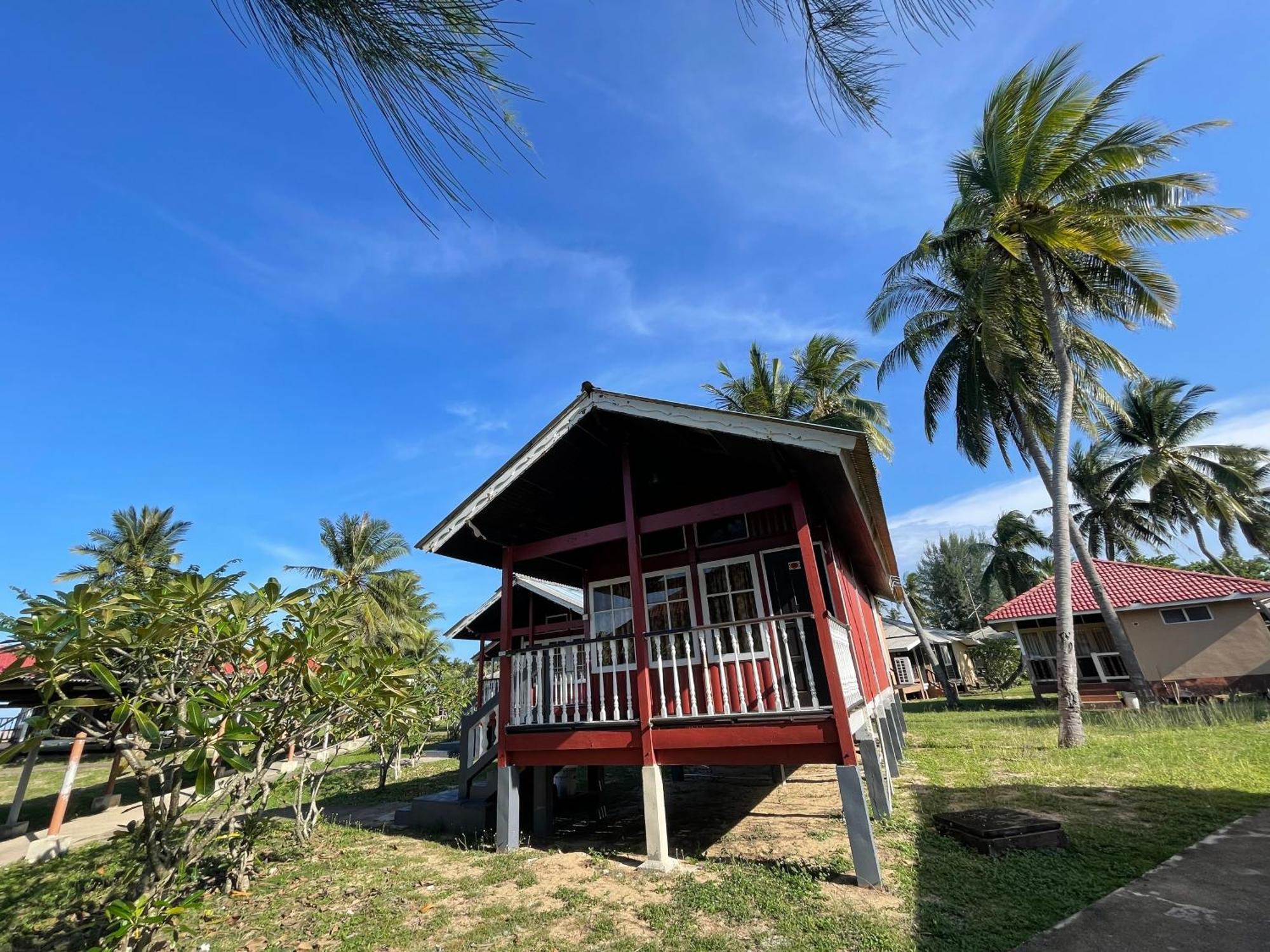 Pcb Beach Resort Kota Bharu Exterior photo